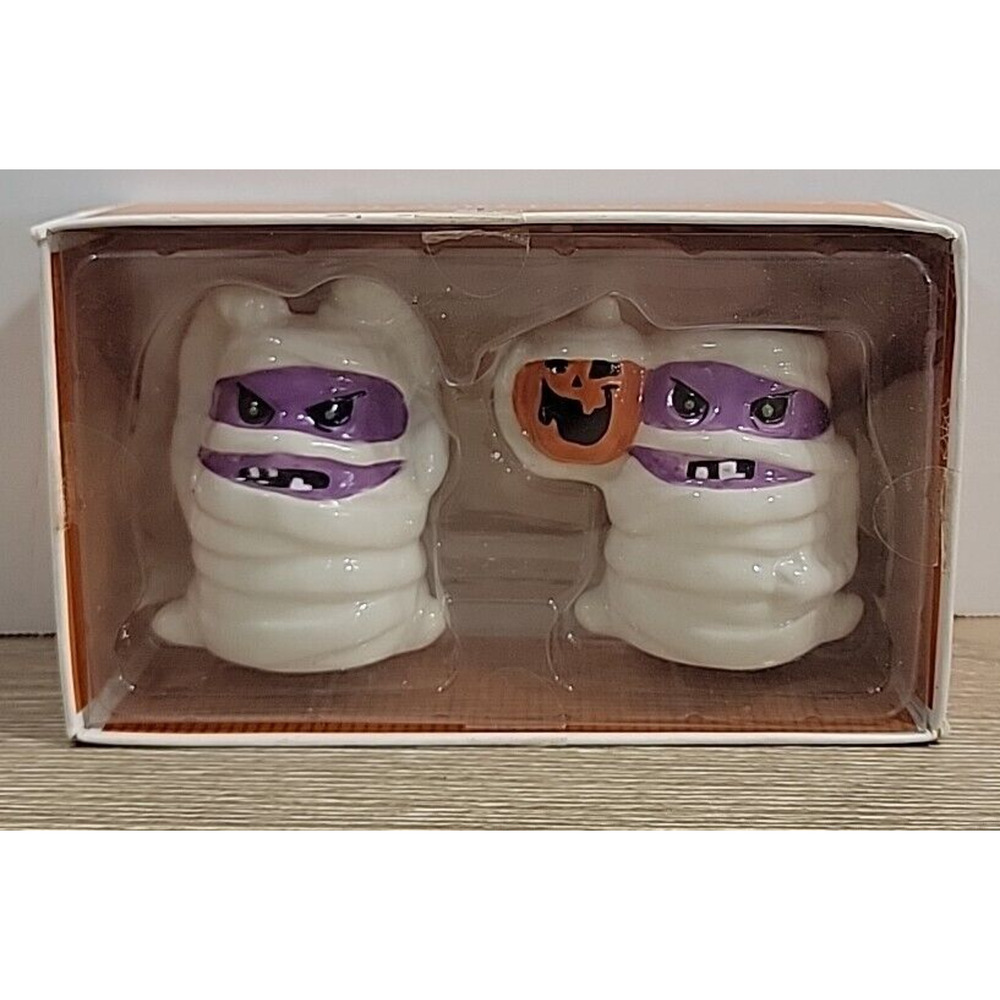 Halloween Mummy Salt and Pepper Shakers Spooky Ceramic Figurines 3in